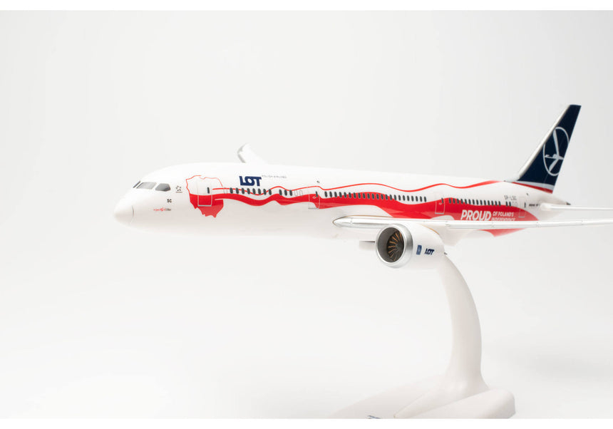 Herpa LOT Polish Airlines Boeing 787-9 “Proud of Poland ‘s Independence” - SP-LSC 1/200 Scale
