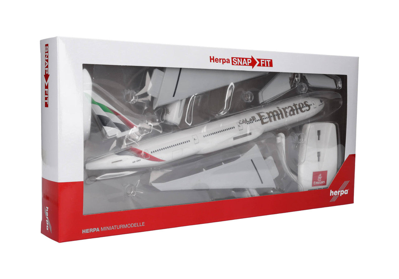 【新品・未開封】Emirates Boeing 777-300ER 1/200 s-l400.jpg