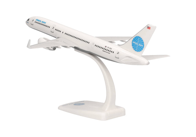 Herpa Snapfit Pan Am Boeing 757-200 "Tracing the Transatlantic" – TF-FIC 1/200 Aircraft Scale Model