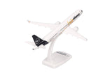 Herpa Snapfit Lufthansa Airbus A321neo "Help Alliance" - D-AIEP 1/200 Aircraft Scale Model