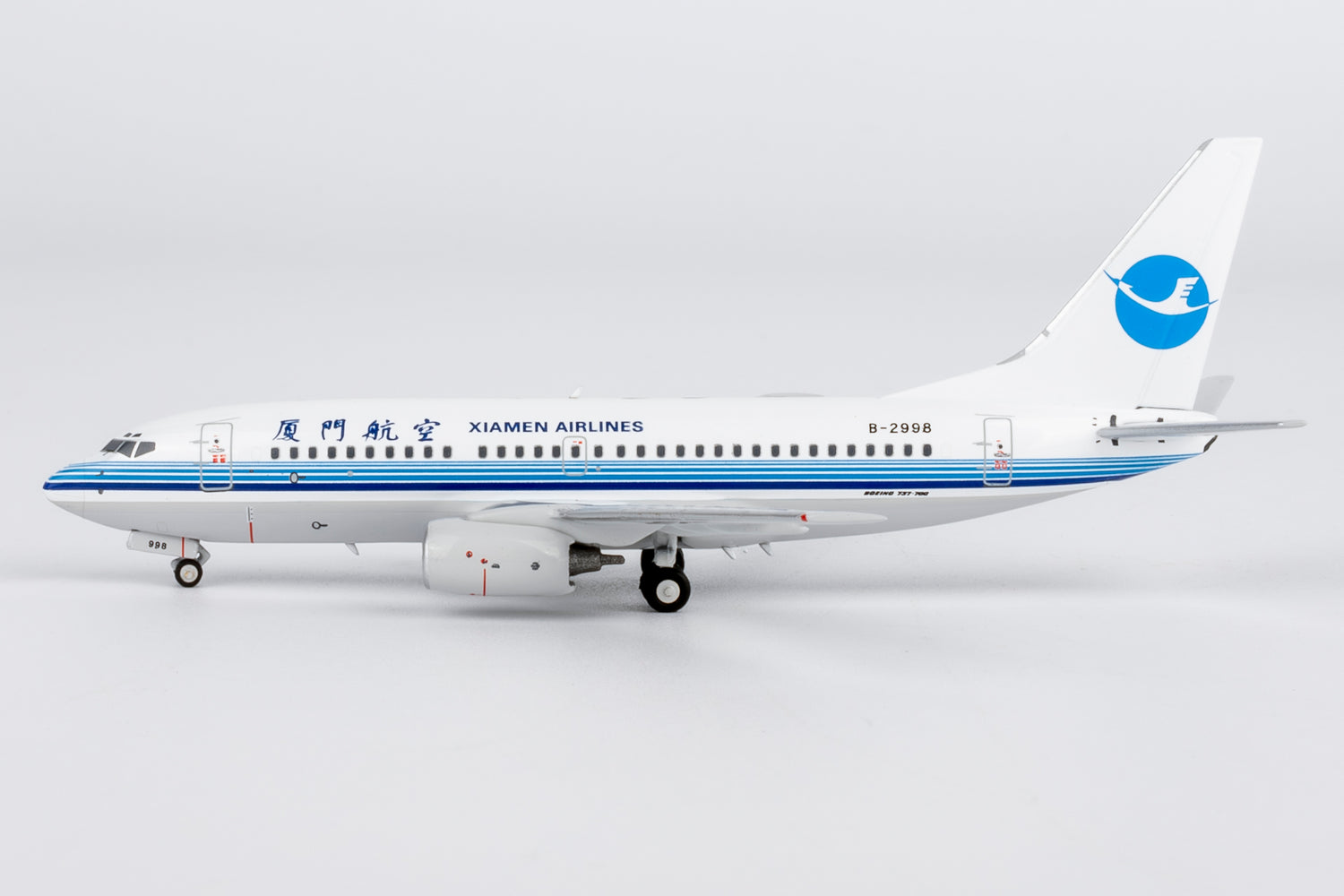NG Models Xiamen Airlines (classic colors; Xiamen Airlines' first 737-700) Boeing 737-700 B-2998 1/400 Aircraft Scale Model