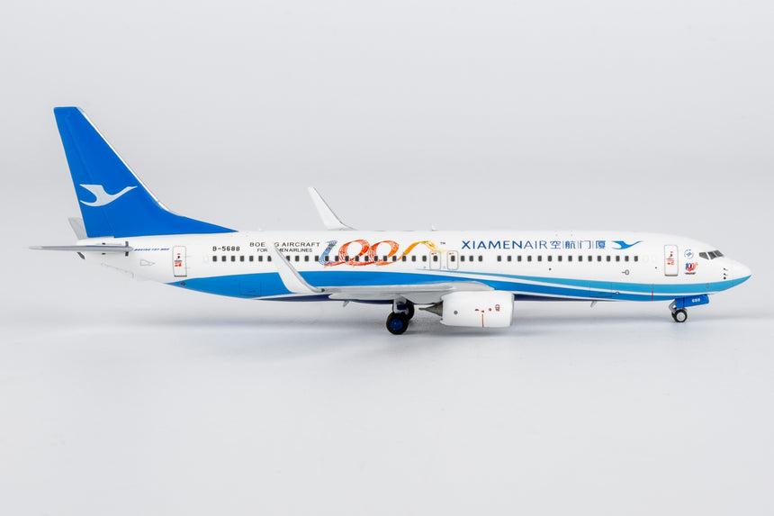 NG Models Xiamen Airlines "100th Boeing aircraft for Xiamen Airlines" Boeing 737-800/w B-5688 1/400 Aircraft Scale Model