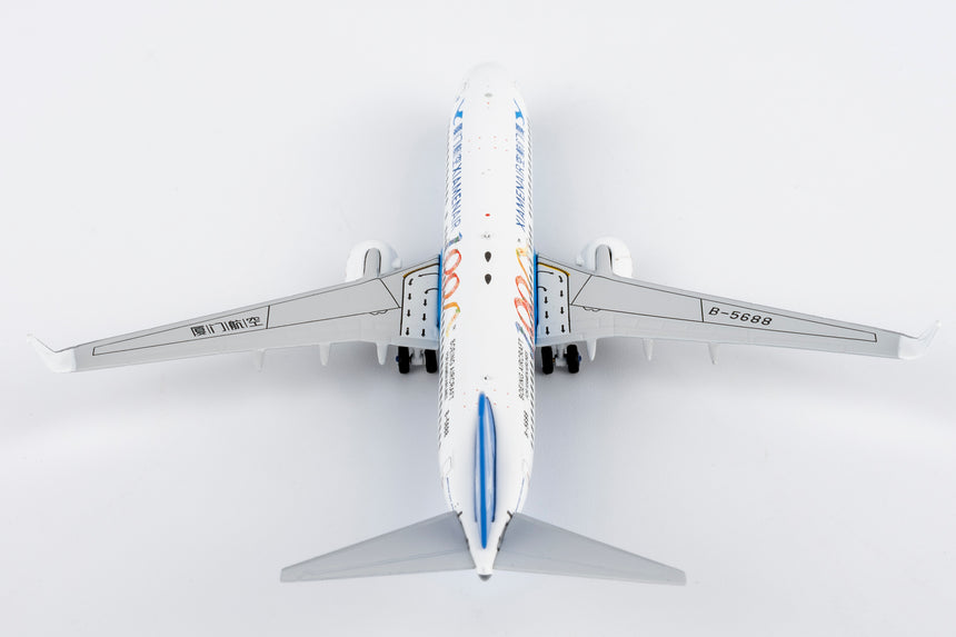NG Models Xiamen Airlines "100th Boeing aircraft for Xiamen Airlines" Boeing 737-800/w B-5688 1/400 Aircraft Scale Model