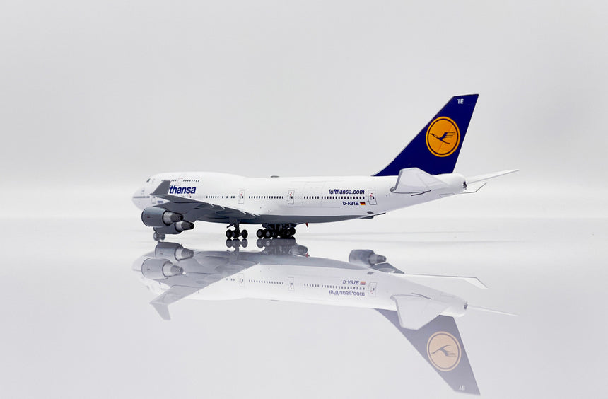 JC Wings Lufthansa Boeing 747-400 (D-ABTE) + Aviation Tag 1/400 Scale