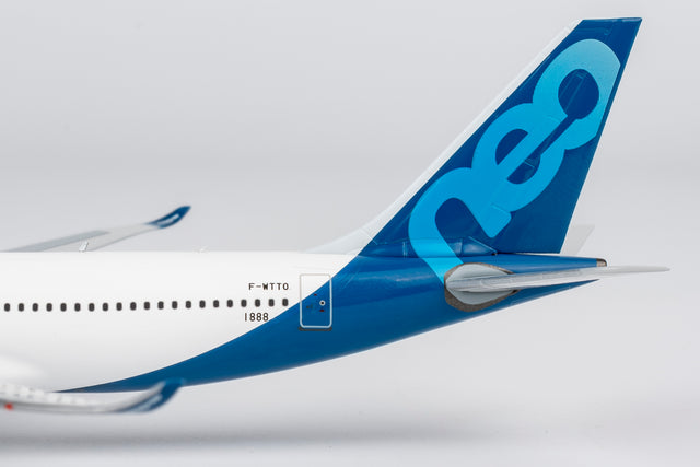 NG Models Airbus Industrie Airbus A330-800 F-WTTO 1/400 Aircraft Scale Model