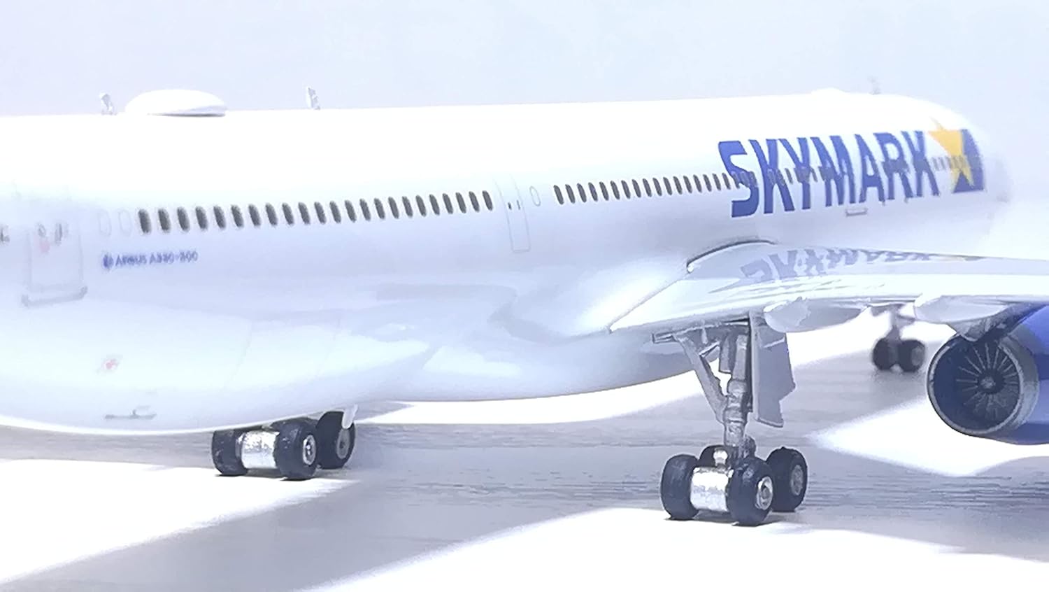 Phoenix Skymark Airlines Airbus A330-300 JA330E 1/400 - Aircraft