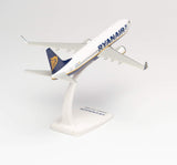 Herpa Ryanair Boeing 737-800 Snap-Fit Model Plane 1/200 Scale