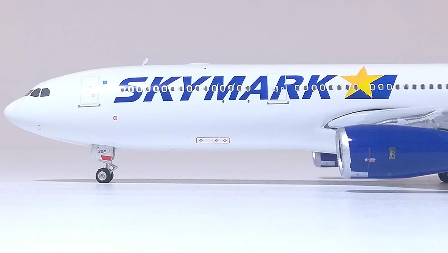SKYMARK スカイマーク AIRBUS 330-300 モデルプレーン Phoenix Skymark Airlines Airbus A330-300 JA330E 1/400 - Aircraft