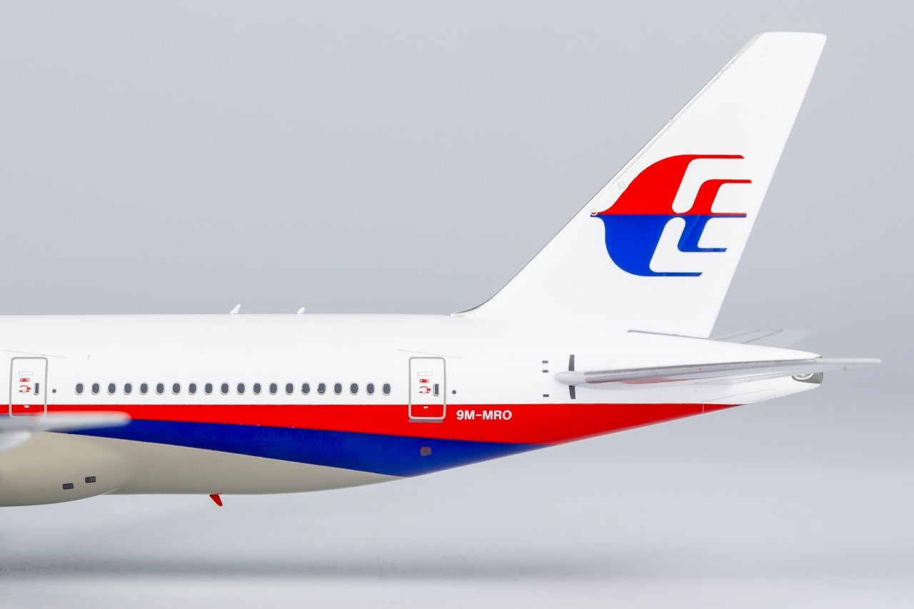 WM Models Malaysia Airlines Boeing 777-200ER 9M-MRO disappeared as flight MH370 on March 8, 2014 1/400 Aircraft Scale Model