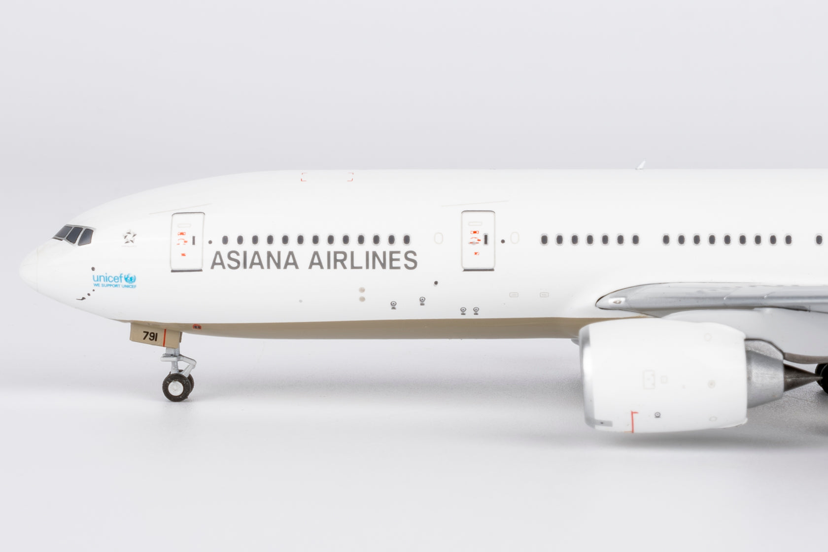 NG Models Asiana Airlines Boeing 777-200ER HL7791 (revised