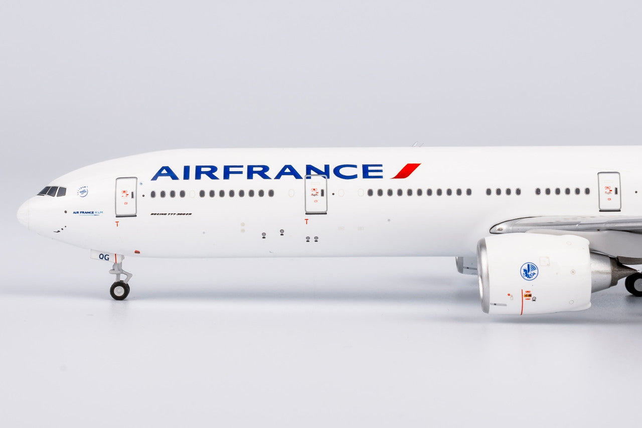 NG Models Air France Boeing B777-300ER F-GSQG 1/400 NG73055