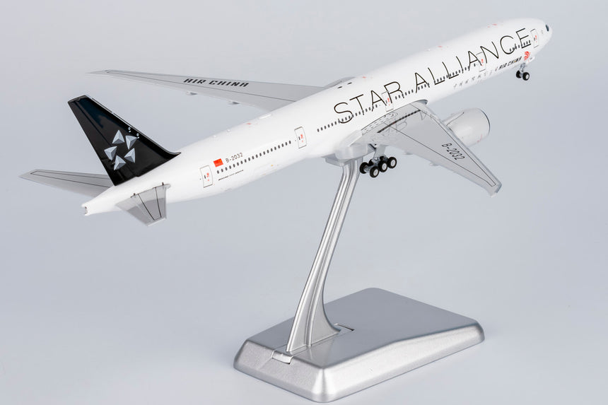 NG Models Air China Star Alliance (Ultimate) Boeing 777-300ER B-2032 1/400 Scale