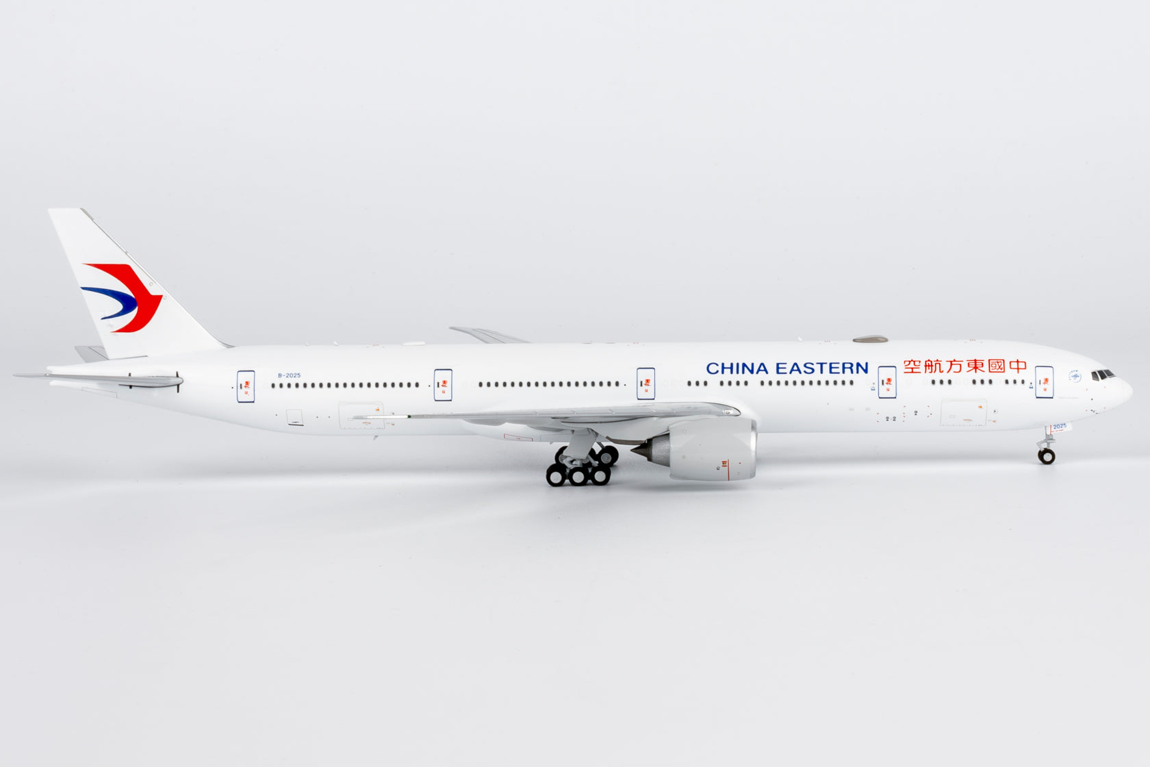 NG Models China Eastern Airlines Boeing 777-300ER B-2025 1/400