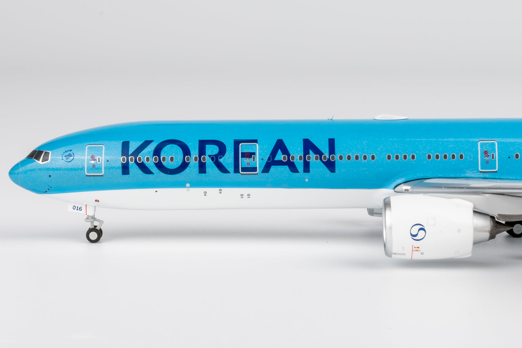 NG Models Korean Air Boeing 777-300ER HL2016 (Ultimate) 1/400