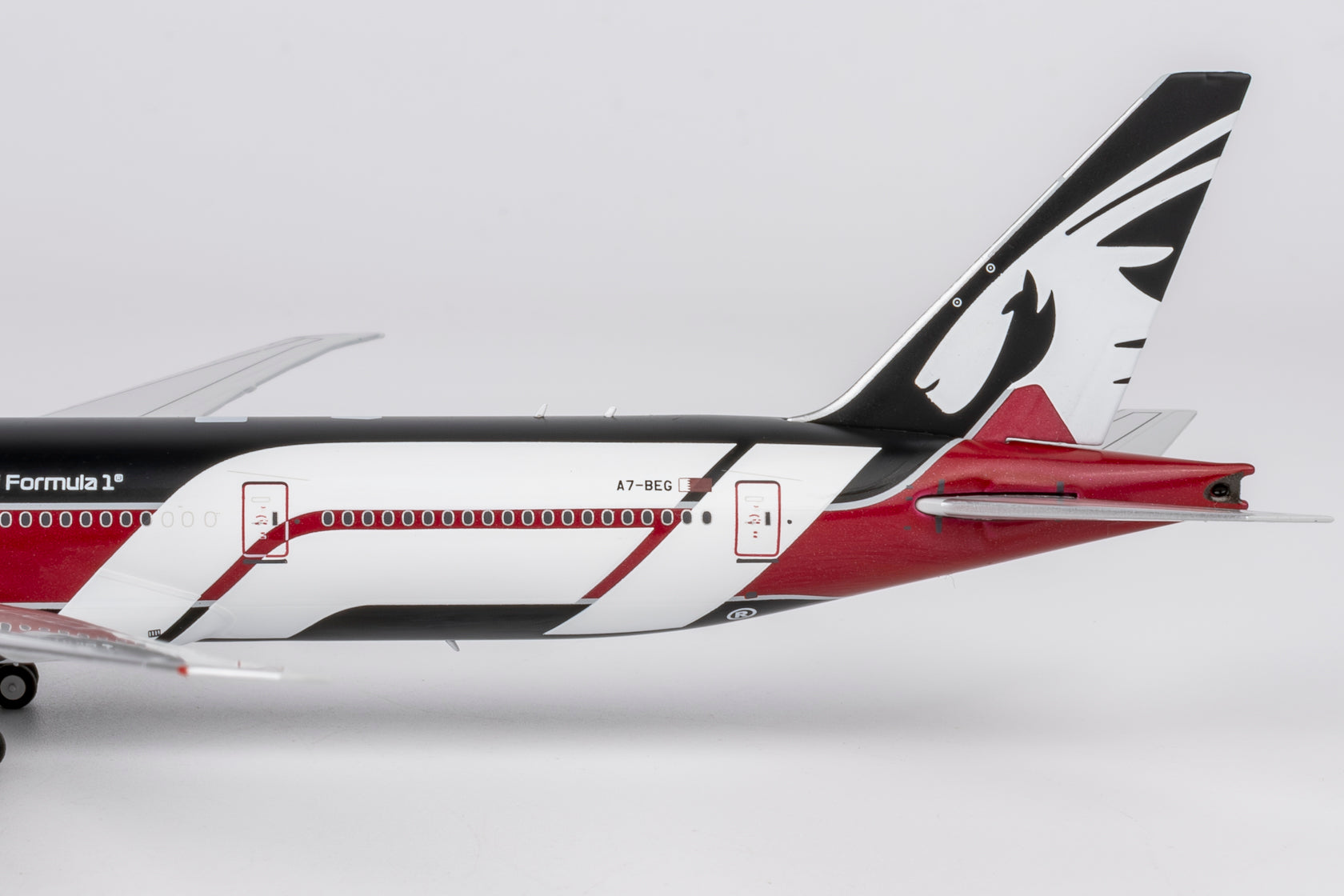 NG Models Qatar Airways Boeing 777-300ER A7-BEG (Ultimate) 1/400
