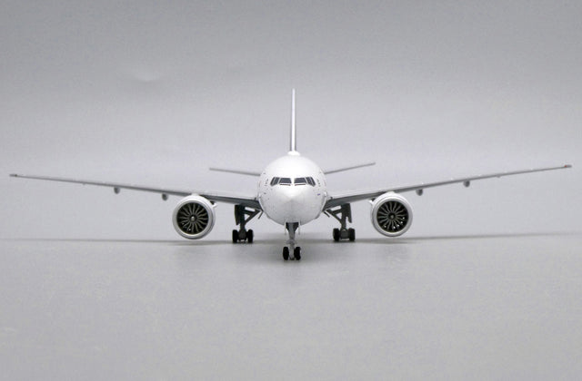 JC Wings Thai Airways Boeing 777-300ER (HS-TTB) 1/400 Aircraft Scale Model