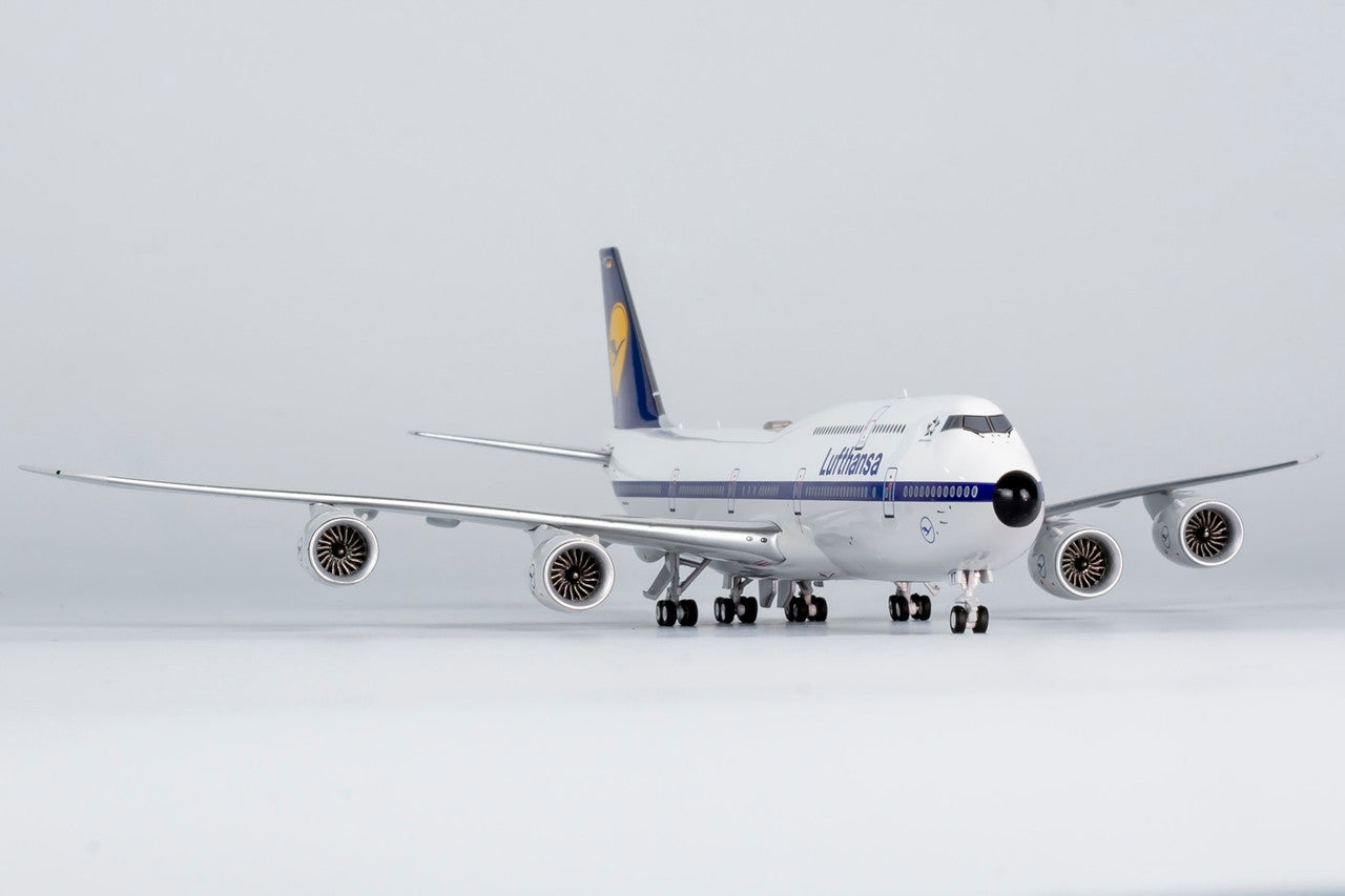 ルフトハンザ　747-8 1/400 レトロ NG Models B747-8 ルフトハンザドイツ航空 retro colors D-ABYT