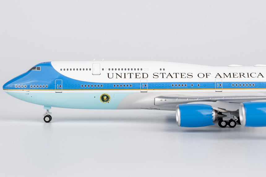 NG Models United States - US Air Force (USAF) (Classic Version) VC-25B Boeing (747-8) 30000 1/400 Aircraft Scale Model
