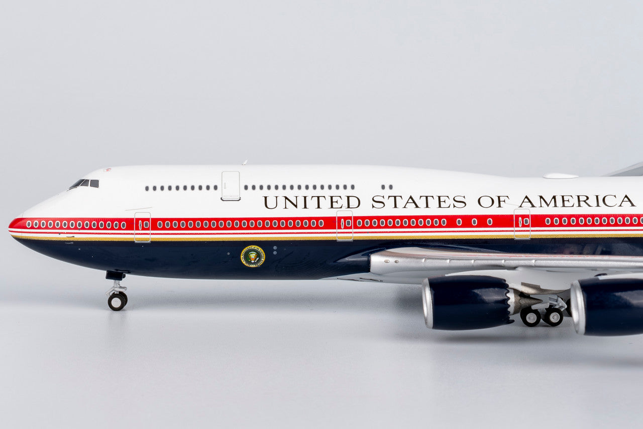 航空機・ヘリコプター USAF VC-25B (B747-8BBJ) Amazon.co.jp: 1/400 U.S. Air Force VC-25B (B747-8) 30000