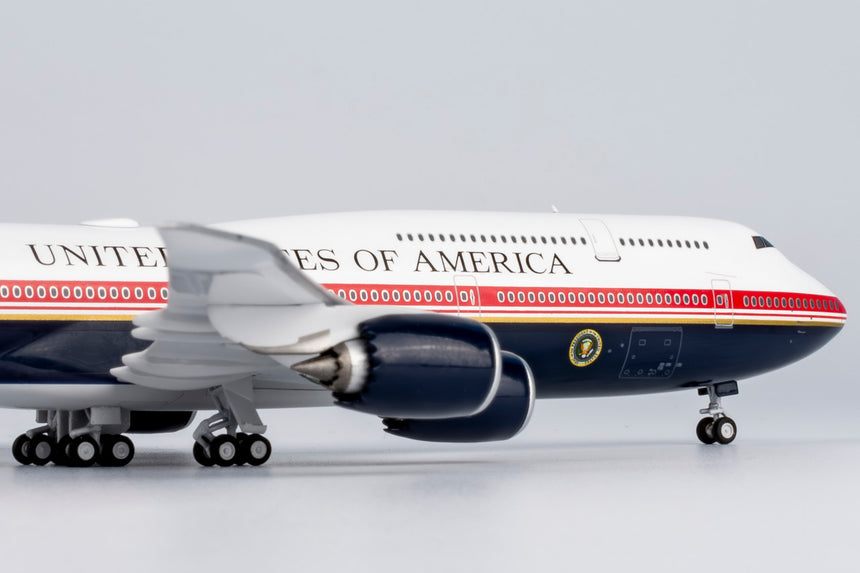 NG Models United States - US Air Force (USAF) (New Version) VC-25B Boeing (747-8) 30000 1/400 Aircraft Scale Model