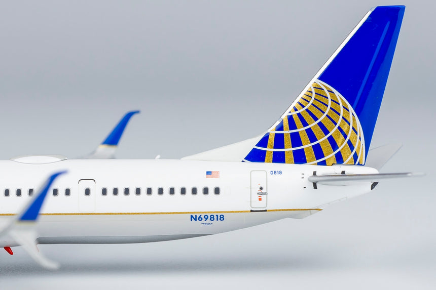 NG Models United Airlines Boeing 737-900ER/w N69818 CO-UA merged livery; with scimitar winglets; with one hundred title 1/400 Scale