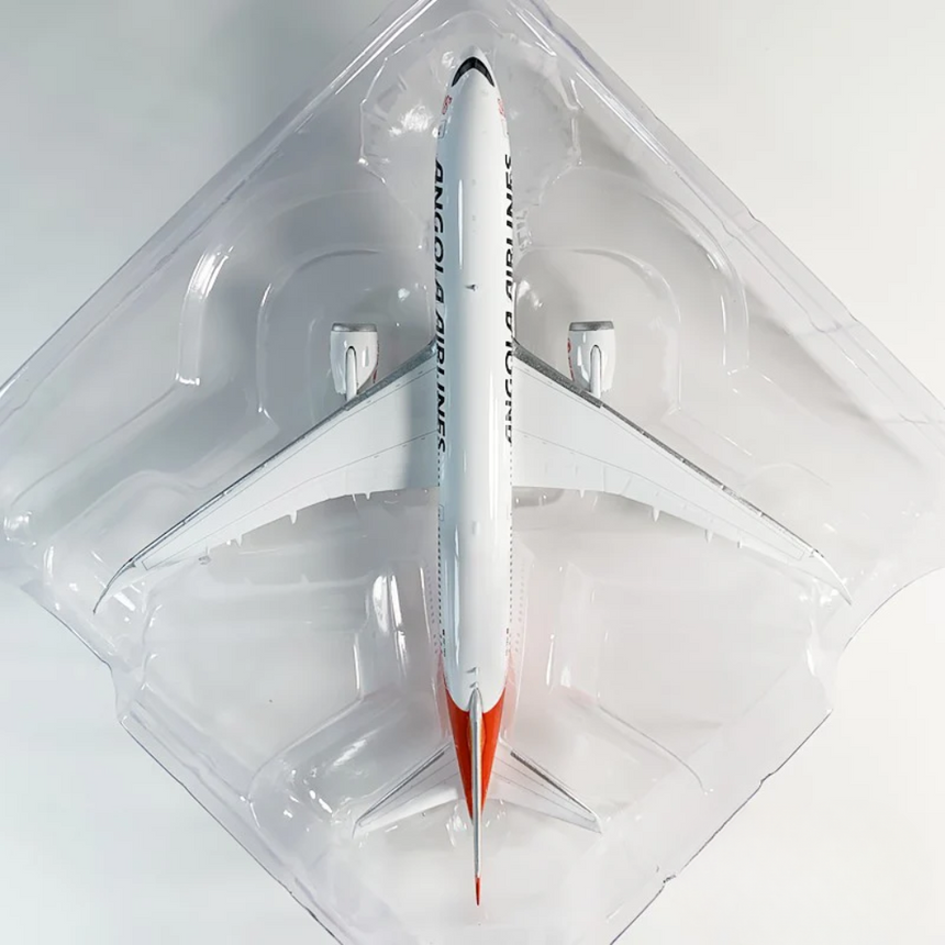 Phoenix TAAG Angola Airlines Boeing B787-9 D2-TEQ 1/400 Aircraft Scale Model