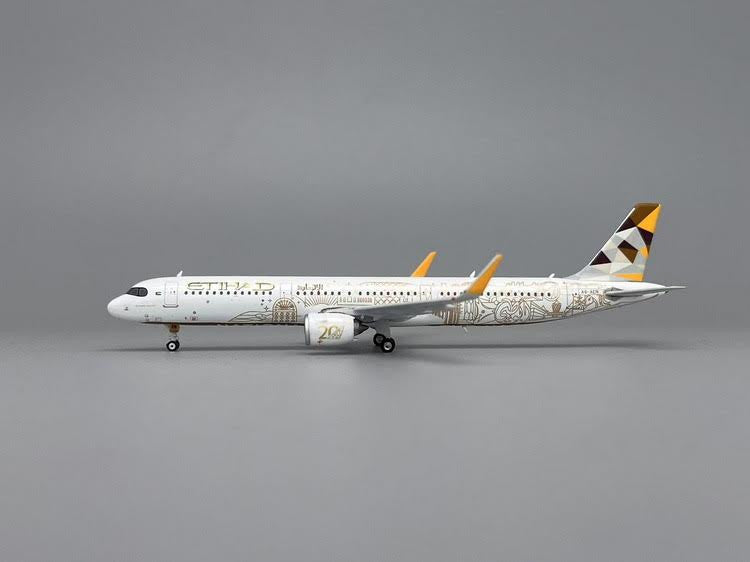 Phoenix Etihad Airbus A321Neo A6-AEN ´20th Anniversary´1/400