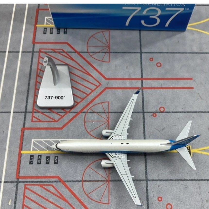 Hogan Boeing 737-900WW 1/400 Aircraft Scale Model