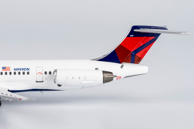 NG Models Delta Air Lines McDonnell Douglas MD-88 N999DN 1/400 Aircraft Scale Model