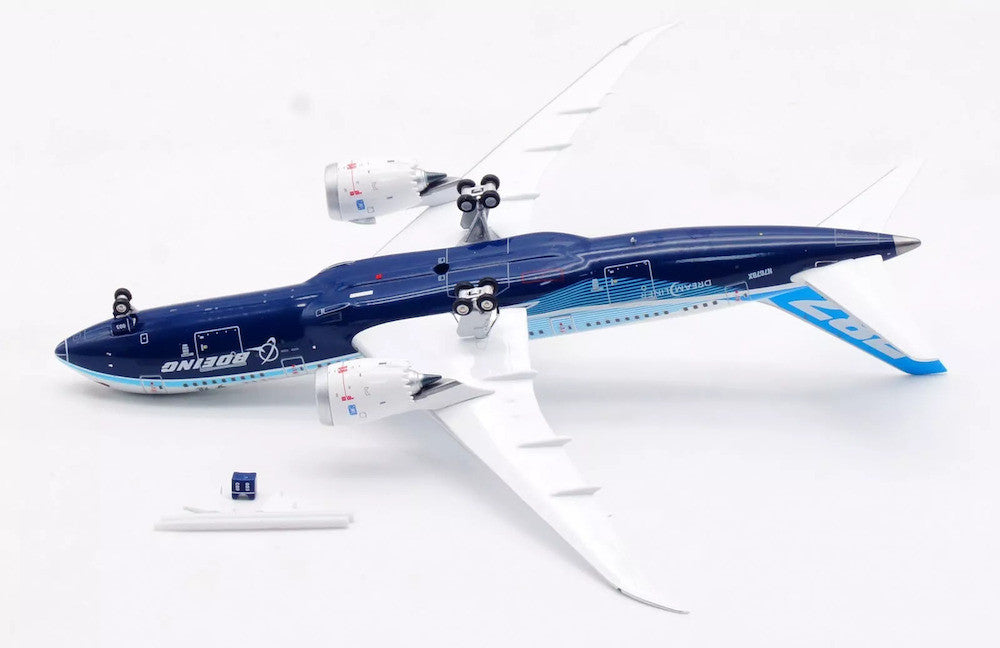 787 DREAMLINER 限定版 1:400スケール Amazon.com: QIYUMOKE Boeing 787 Dreamliner 1/400 Die-cast