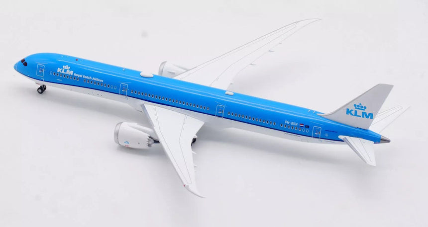 Aviation400 KLM Royal Dutch Airlines Boeing 787-10 Dreamliner PH-BKM (with detachable gear) 1/400 Scale