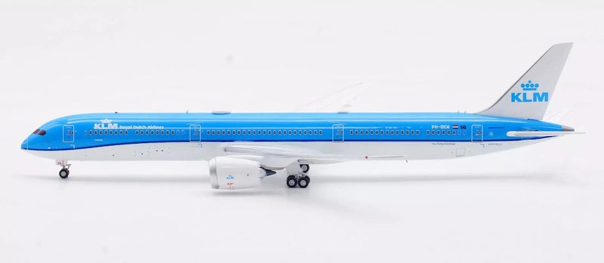 Aviation400 KLM Royal Dutch Airlines Boeing 787-10 Dreamliner PH-BKM (with detachable gear) 1/400 Scale