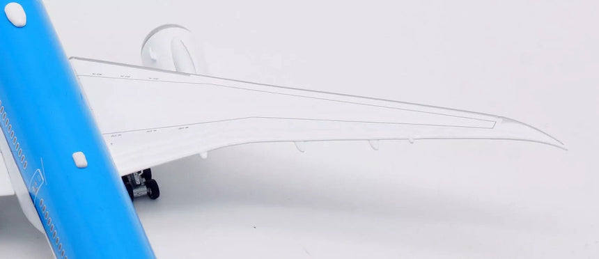 Aviation400 KLM Royal Dutch Airlines Boeing 787-10 Dreamliner PH-BKM (with detachable gear) 1/400 Scale