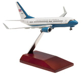 Hogan US Air Force Boeing 737-700Ww With Wooden (Assembled, No Snap Fit) 1/200 Scale