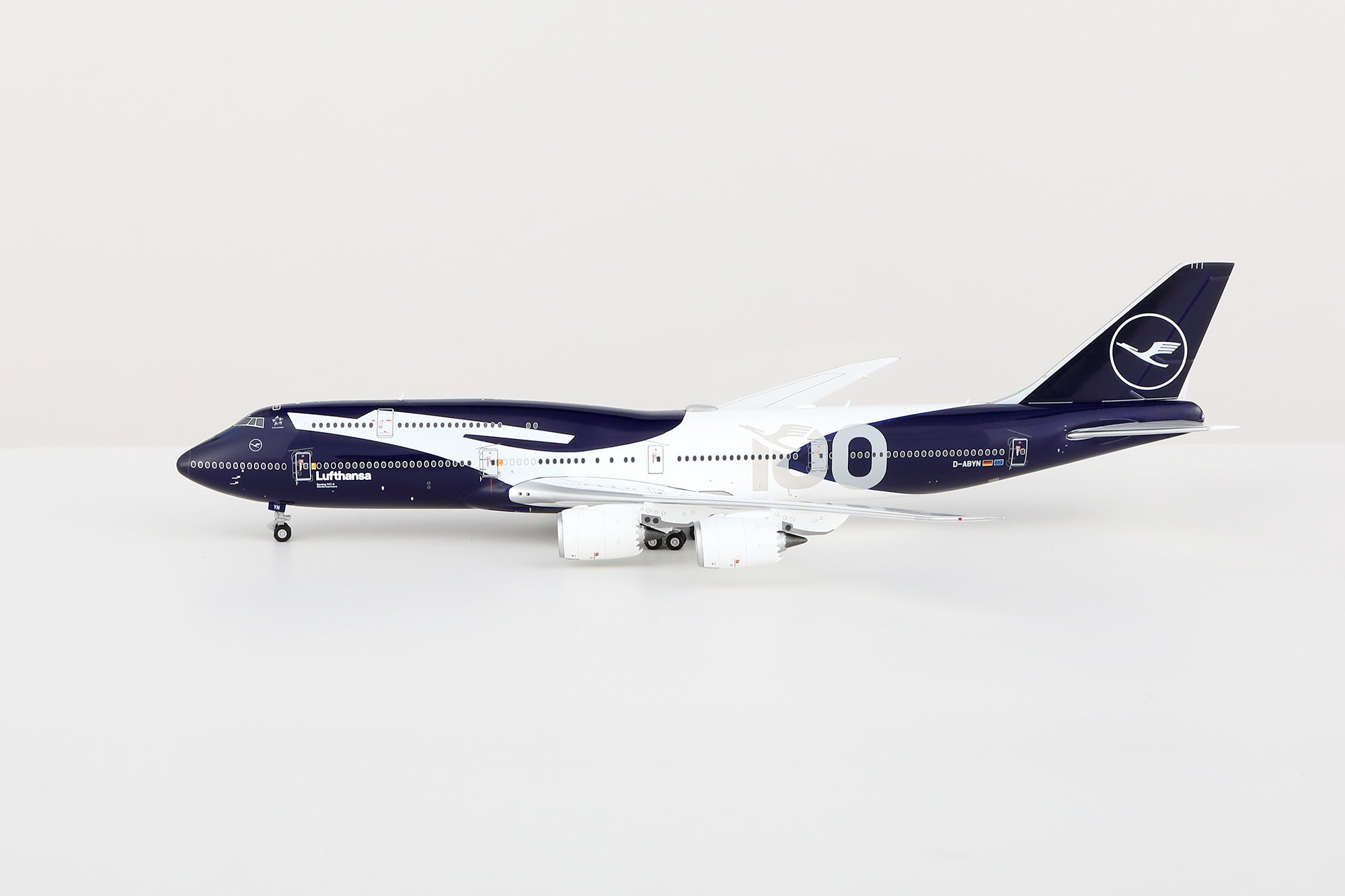 HX Models Lufthansa Boeing 747-8 