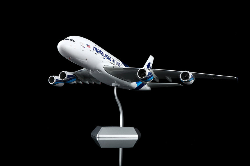 SQ Wings Malaysia Airlines Airbus A380 9M-MNB Flaps Down 1/200 Scale Model