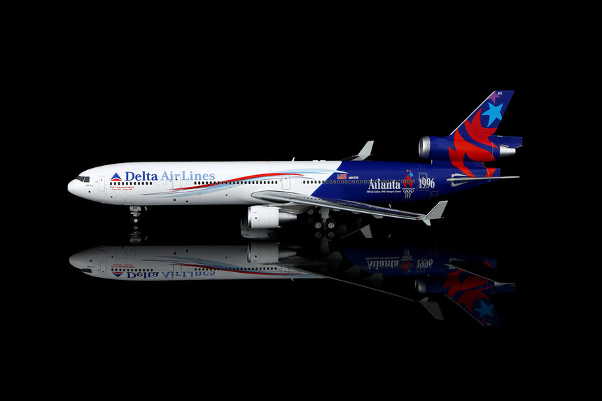 SQ Wings Delta Air Lines Special Delivery Livery McDonnell Douglas MD-11 N812DE 1/200 Aircraft Scale Model