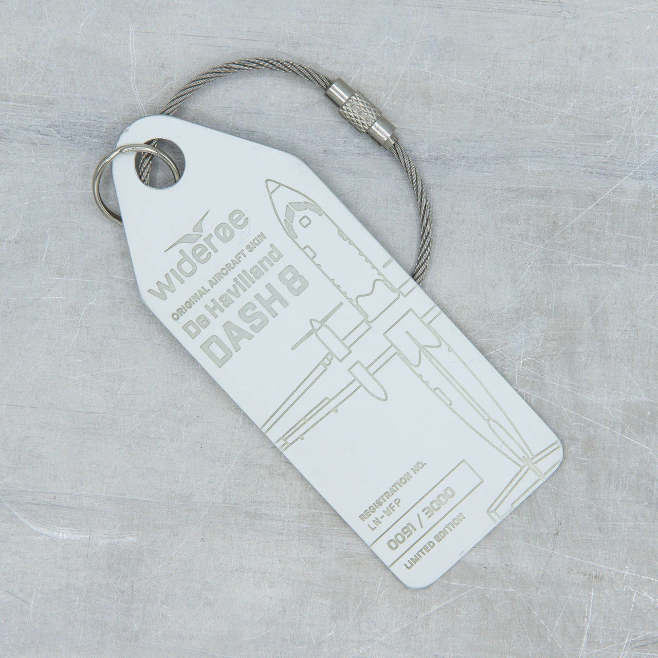 AviationTag Wideroe Dash 8 - LN-WFP White