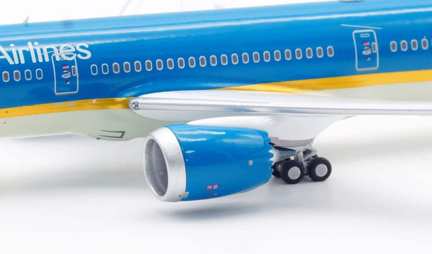 Aviation400 Vietnam Airlines Boeing 787-10 Dreamliner VN-A872 (with detachable gear) 1/400 Aircraft Scale Model