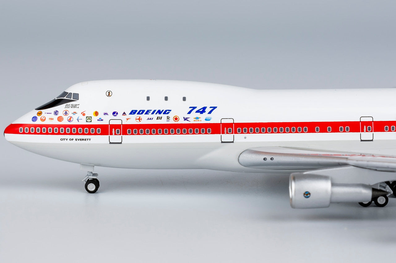 1/400 747−100「City of Everett」 Photo by @boeing . What an amazing photo! The first ever
