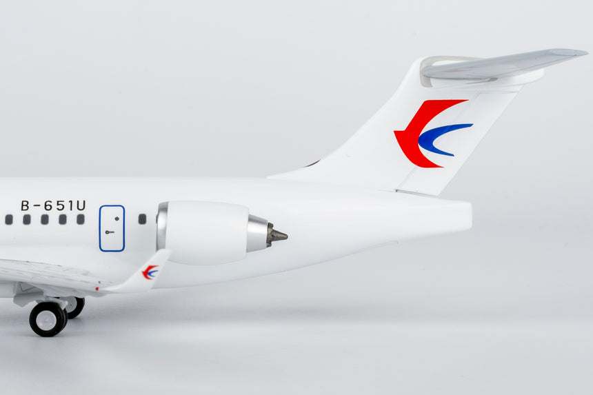 NG Models China Eastern Airlines COMAC C909 (ARJ21-700) B-651U Lite Edition 1/200 Aircraft Scale Model