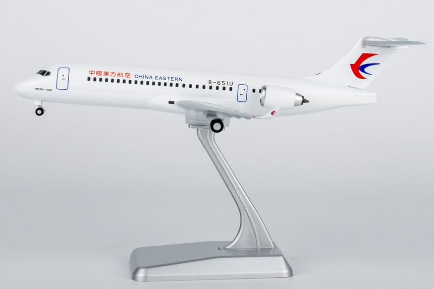 NG Models China Eastern Airlines COMAC C909 (ARJ21-700) B-651U Lite Edition 1/200 Aircraft Scale Model