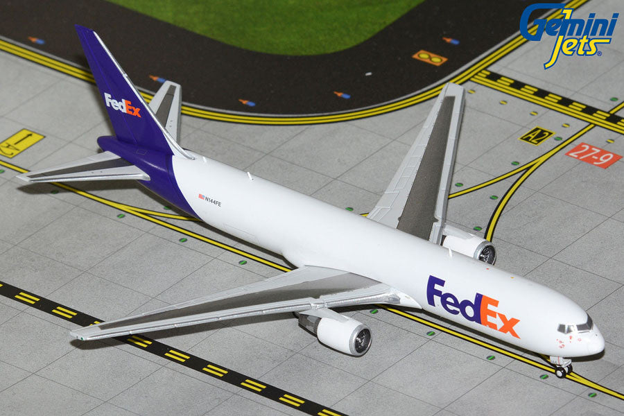 GeminiJets FedEx B767-300ERF N144FE (revised livery) 1/400