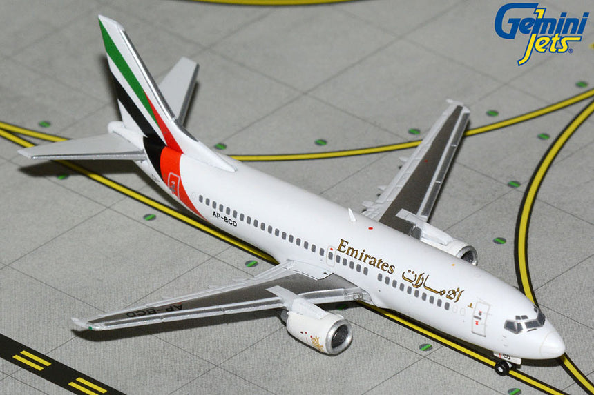 GeminiJets Emirates Boeing 737-300 AP-BCD (1980s livery) 1/400 Aircraft Scale Model