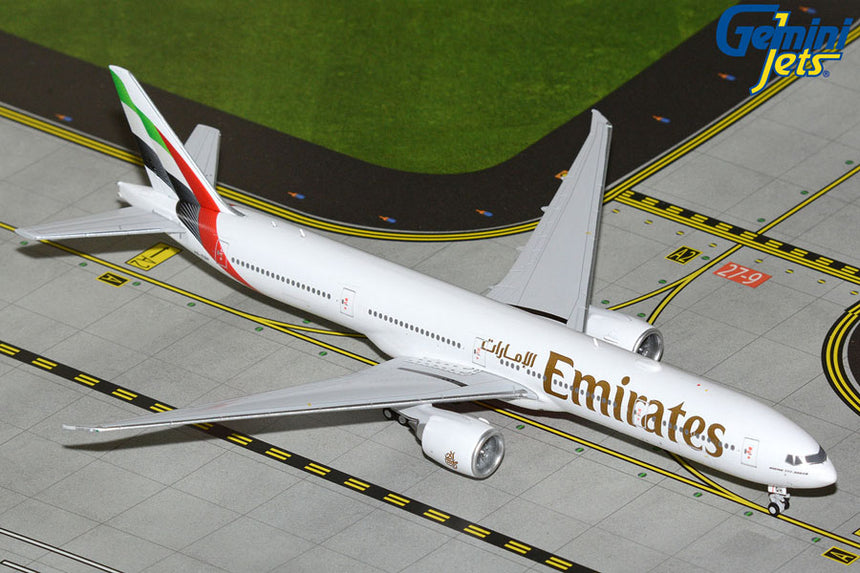 GeminiJets Emirates Boeing B777-300ER A6-EQH 1/400 Aircraft Scale Model