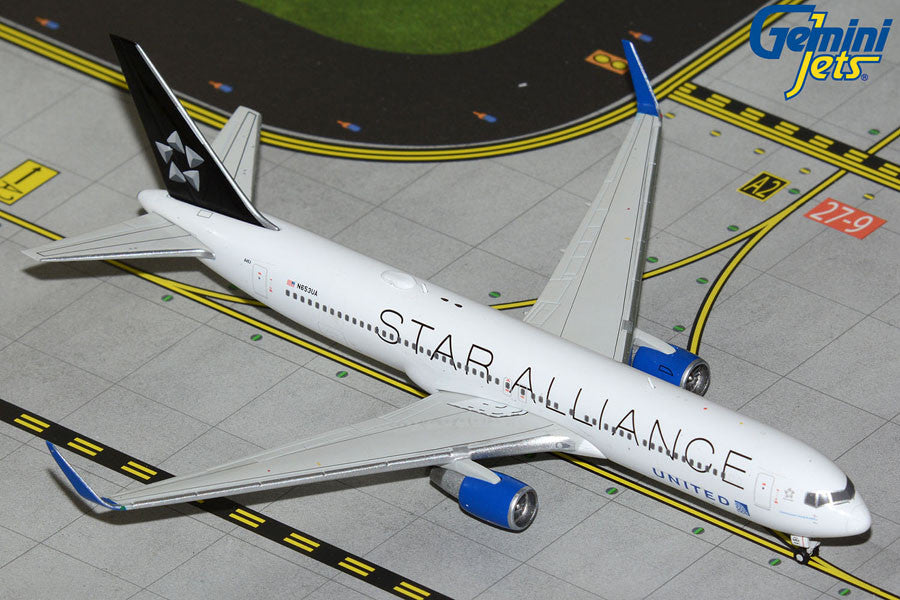 GeminiJets United Airlines Boeing B767-300ER N653UA “Star