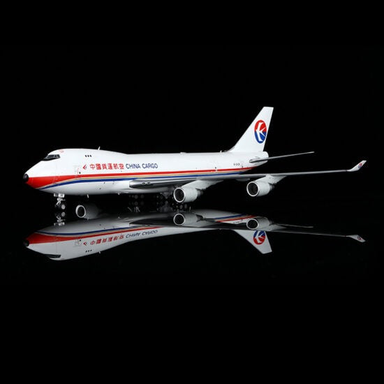 SQ Wings China Cargo Airlines Boeing B747-400F B-2428 1/200 Aircraft Scale Model