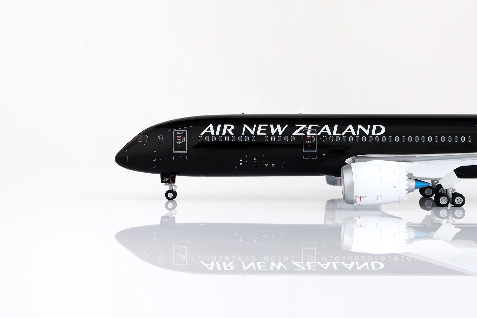 SQ Wings AIR NEW ZEALAND All Black livery Boeing B787-9 ZK-NZE 1