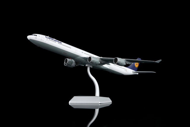 SQ Wings Lufthansa Airbus A340-600 D-AIHX 1/200 Aircraft Scale Model
