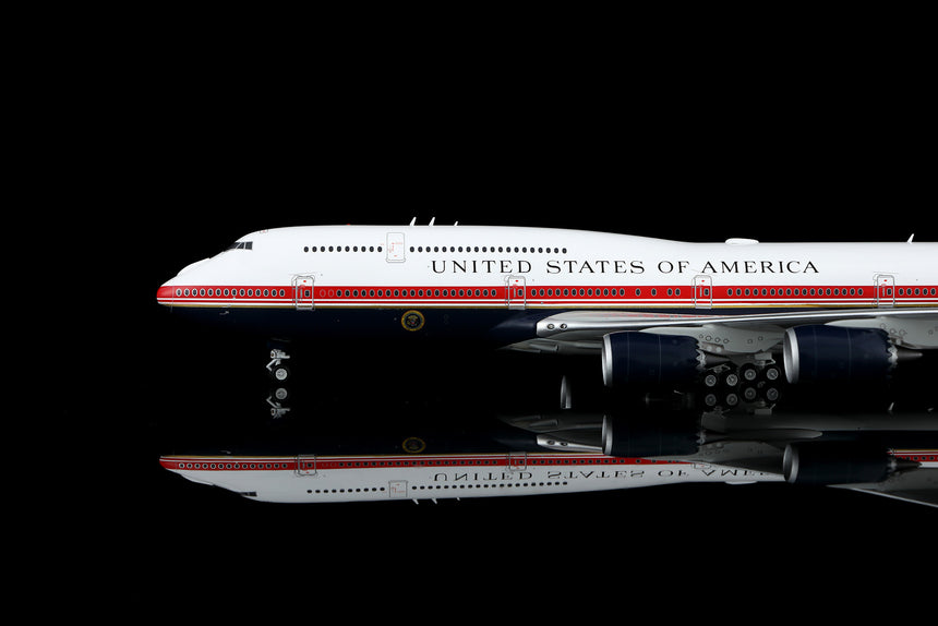 SQ Wings UNITED STATES OF AMERICA Air Force One Boeing B747-8 30000 1/200 Aircraft Scale Model